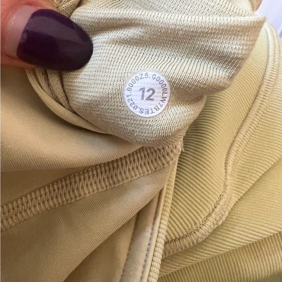 Lululemon Ribbed Contoured High-Rise Spandex Shorts 8" - Dew Green - Picture 6 of 11